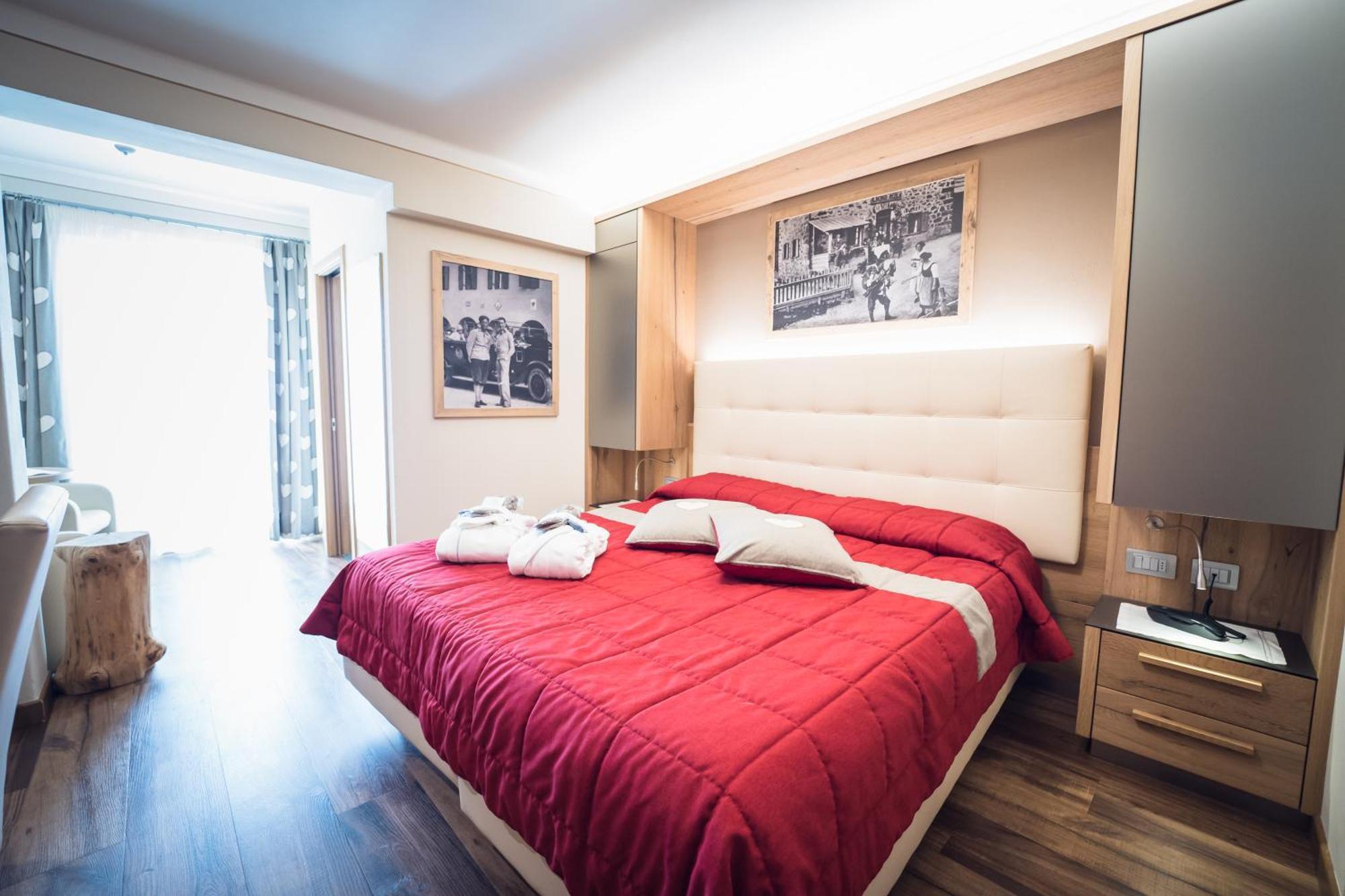 Hotel Alle Alpi Moena Buitenkant foto