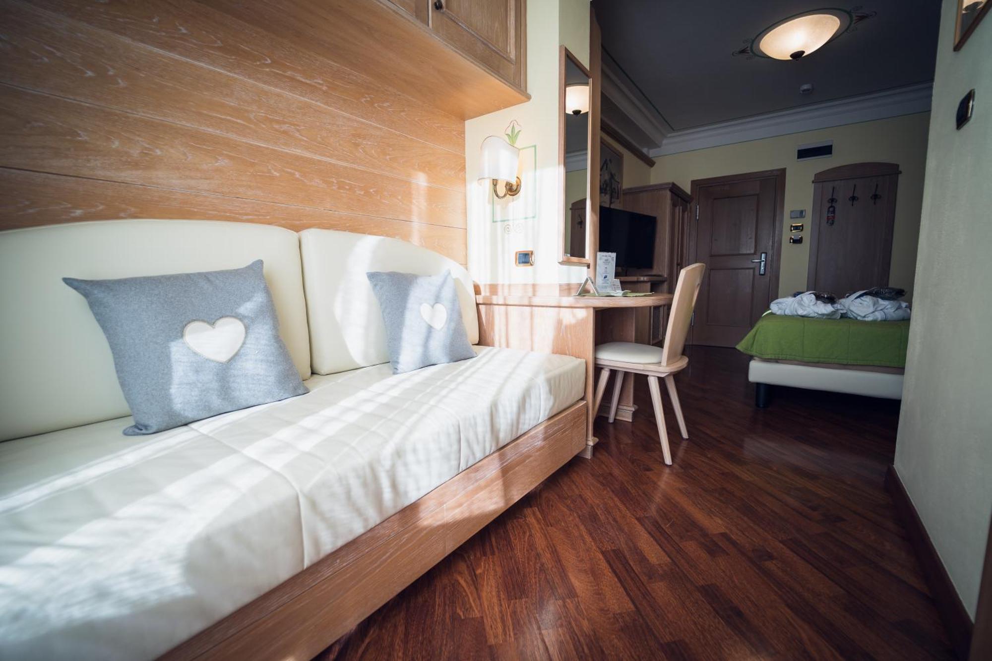 Hotel Alle Alpi Moena Buitenkant foto