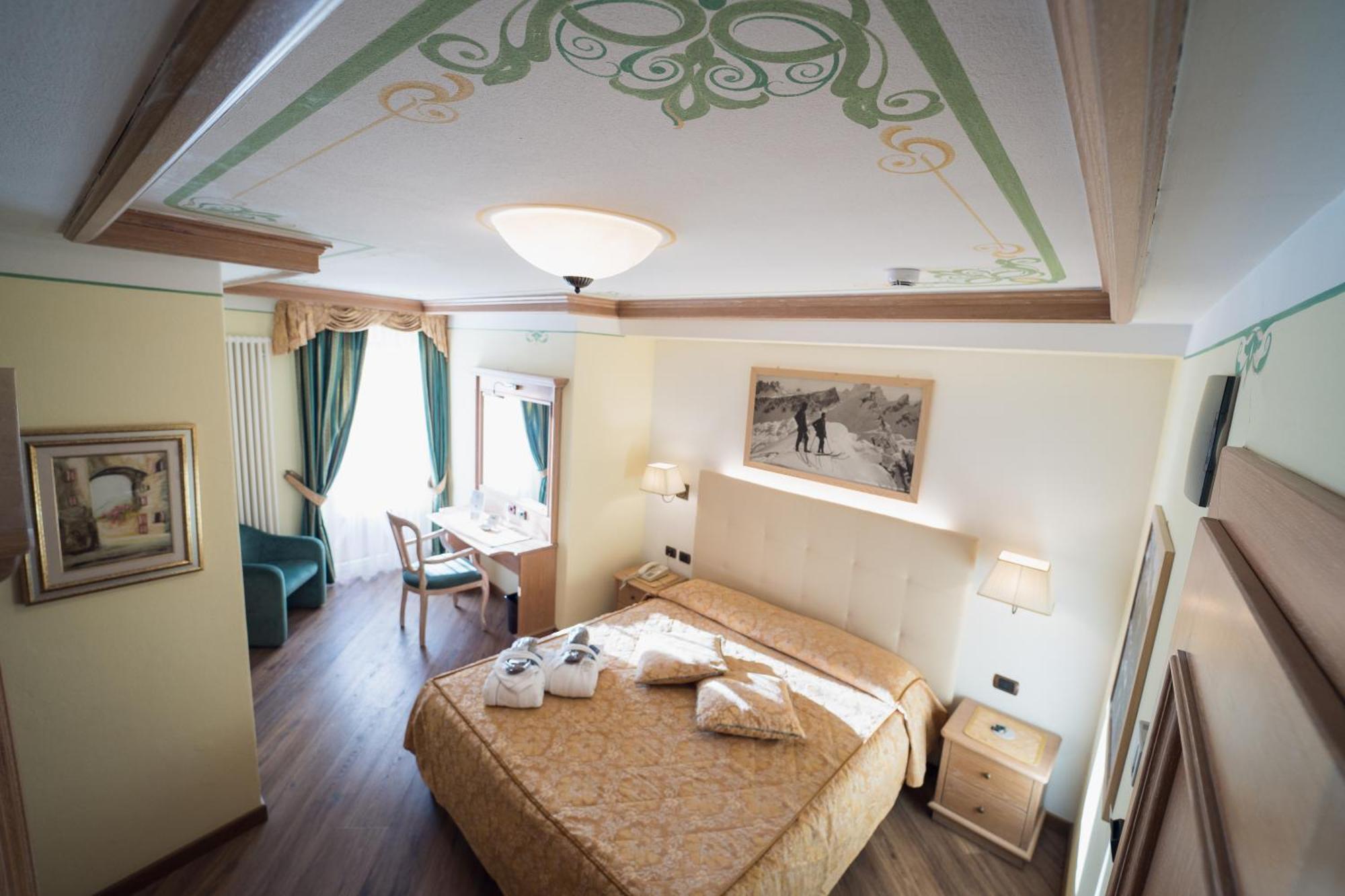 Hotel Alle Alpi Moena Buitenkant foto