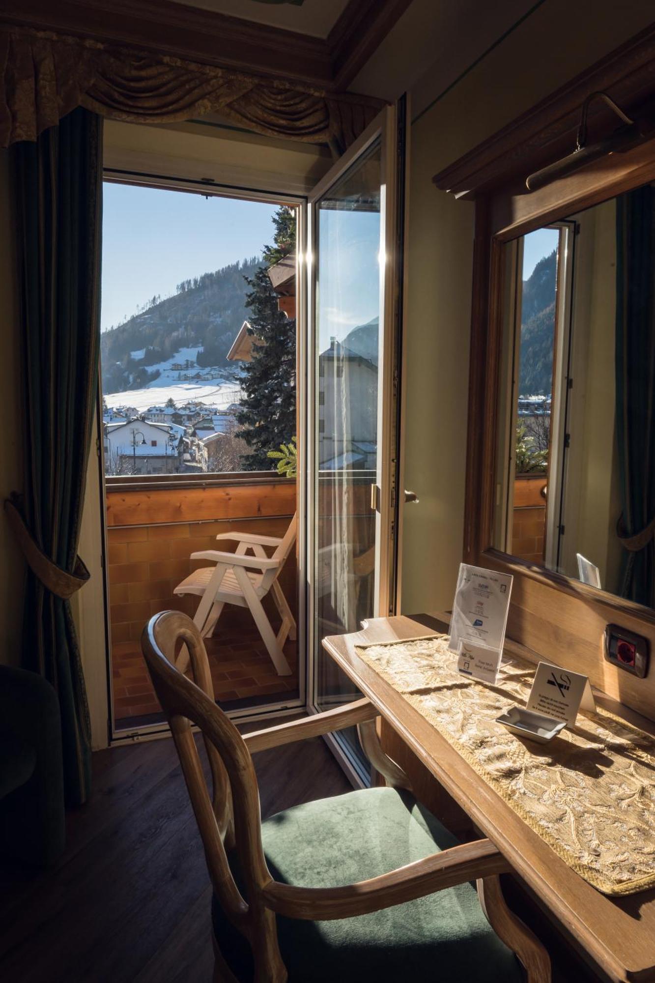 Hotel Alle Alpi Moena Buitenkant foto