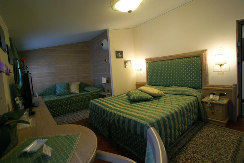 Hotel Alle Alpi Moena Kamer foto