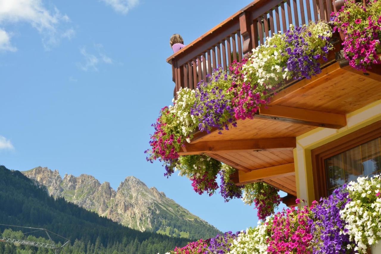 Hotel Alle Alpi Moena Buitenkant foto